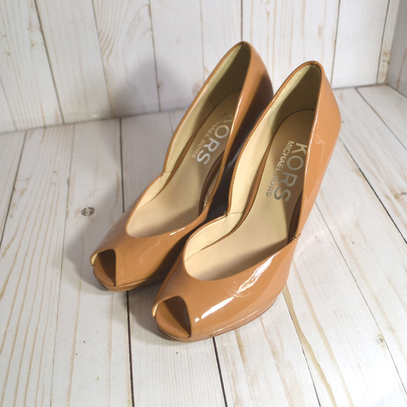 Michael Kors Shoes - Kors Michael Kors Nude Wedge Heels 6.5